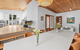 House - Villa With Garden And Hot Tub, 2 Min From Reykjavik