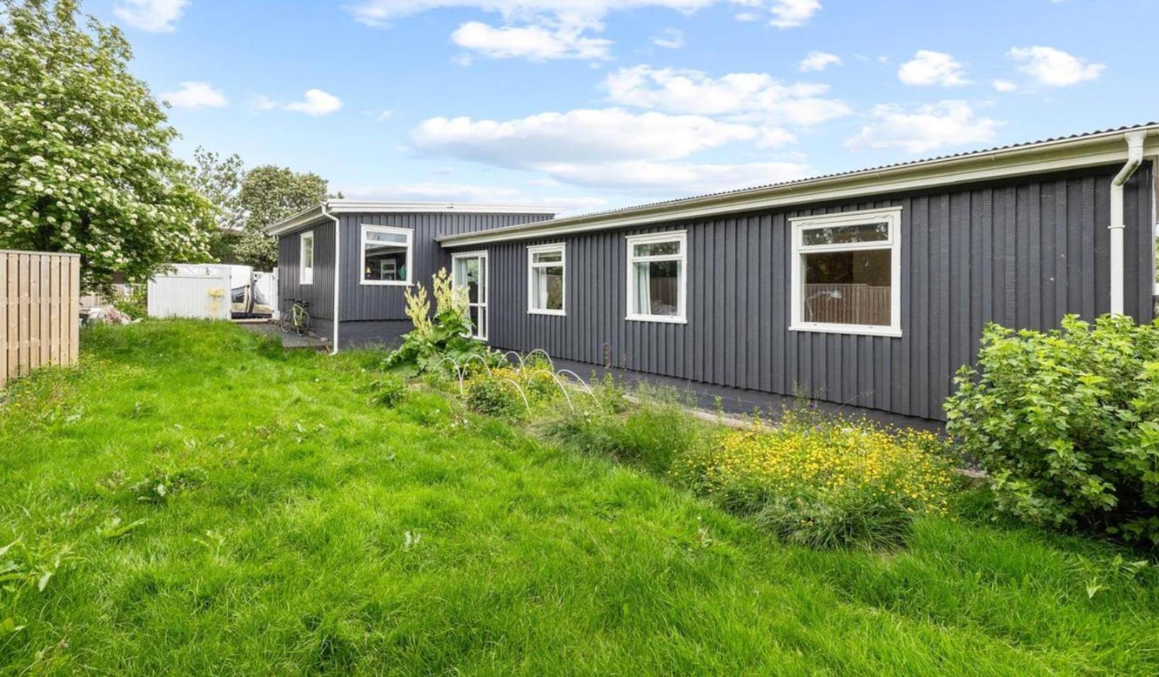 House - Villa With Garden And Hot Tub, 2 Min From Reykjavik Garthabaer Exterior photo